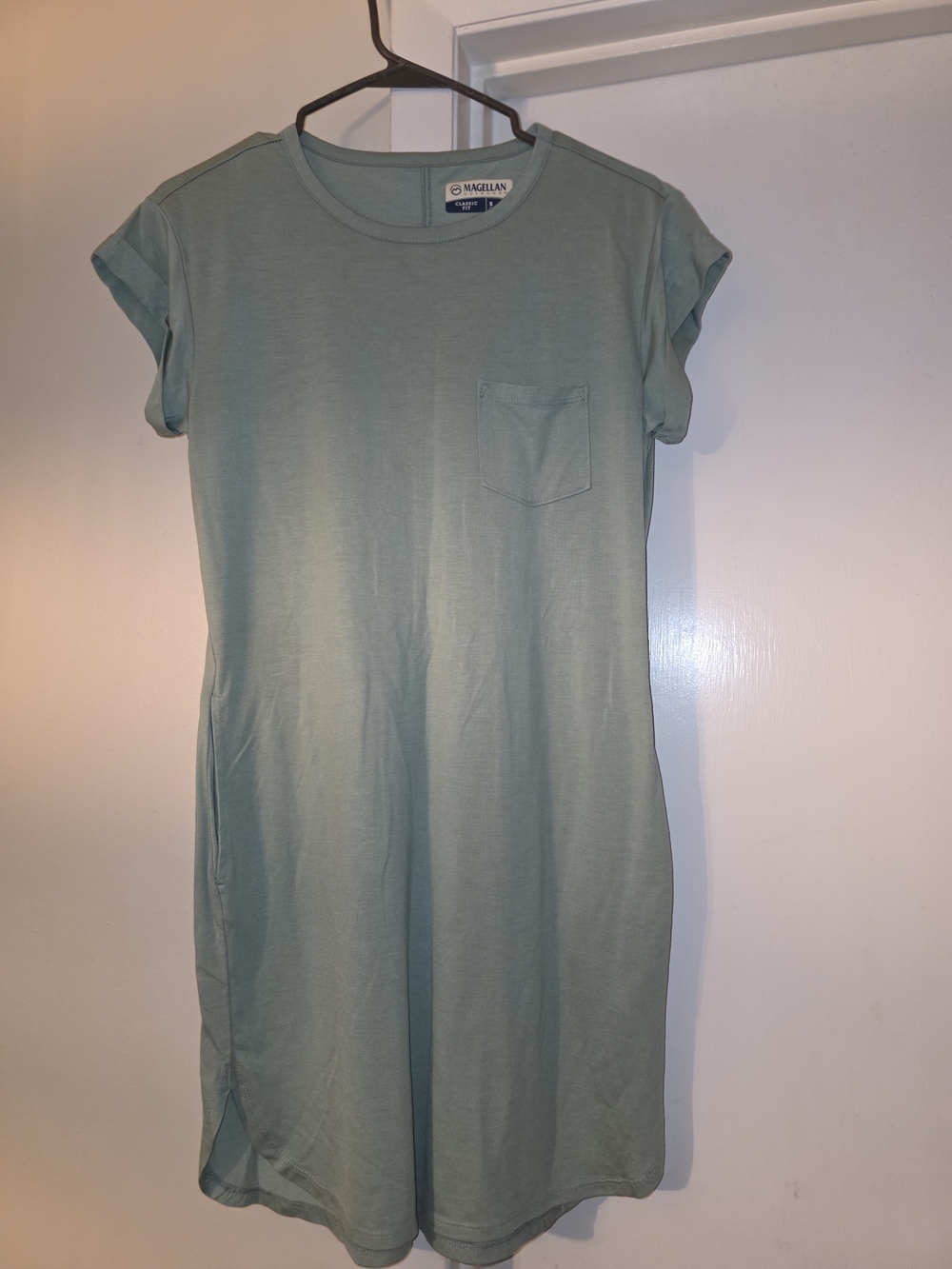 Men's short sleeve tee (label visible)